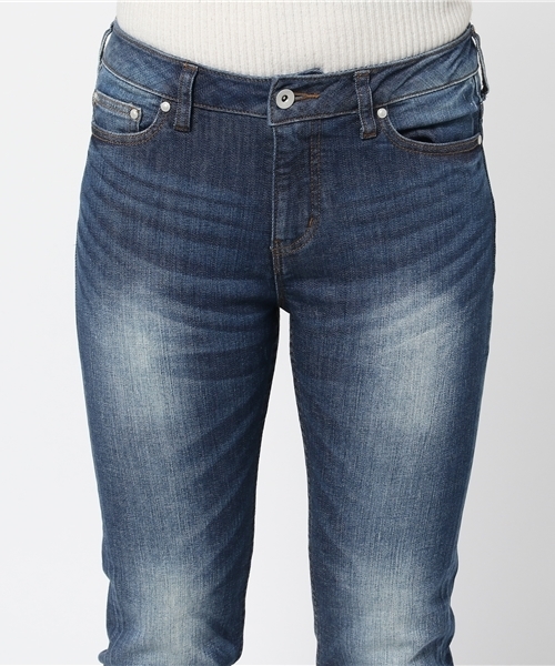 LIPSTAR(リップスター)の「スリムテーパードデニムパンツ(デニムパンツ・レディース・ブルー/ネイビー・S(1)/M(2))」の6枚目の写真