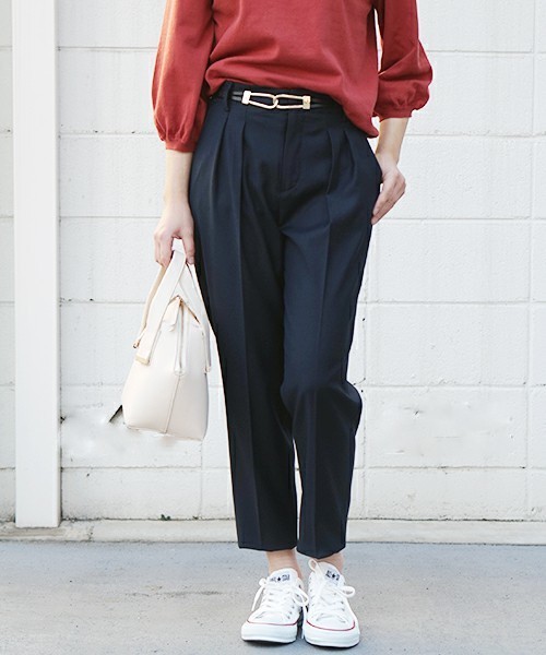 laboratory work（ラボラトリーワーク）の「ツイルストレッチテーパードパンツ（その他パンツ・レディース・ベージュ/ネイビー/インディゴブルー・SMALL/MEDIUM）」の2枚目の写真