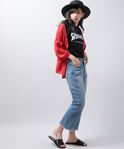 Denime(ドゥニーム)の「クロップドフレアジーンズ(デニムパンツ・レディース・ライトインディゴブルー/ダークインディゴブルー・3/1/2)」の19枚目の写真
