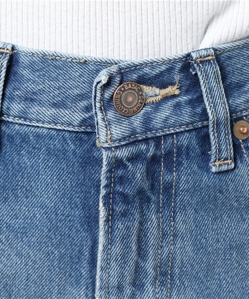 Denime(ドゥニーム)の「クロップドフレアジーンズ(デニムパンツ・レディース・ライトインディゴブルー/ダークインディゴブルー・3/1/2)」の11枚目の写真