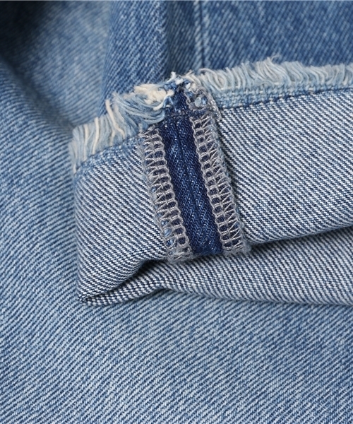 Denime(ドゥニーム)の「クロップドフレアジーンズ(デニムパンツ・レディース・ライトインディゴブルー/ダークインディゴブルー・3/1/2)」の13枚目の写真