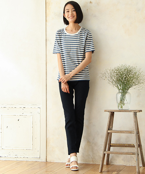 Honeys（ハニーズ）の「オーガニッククルーＴシャツ（Tシャツ/カットソー・レディース・オフホワイト/杢グレー/ブラック/カーキ/レッド/ホワイト×ブラック/ホワイト×ブルー/ネイビー・M/S/LL/L）」の16枚目の写真