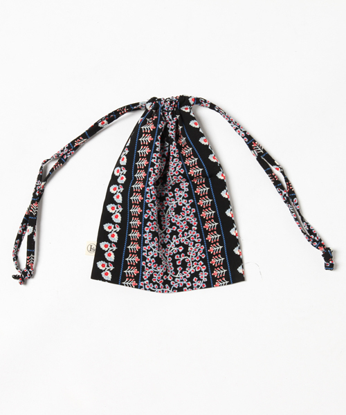 LBC（エルビーシー）の「プリント柄キャミワンピース巾着付き（ワンピース・レディース・ブラック/オフホワイト/ネイビー・MEDIUM/LARGE）」の10枚目の写真