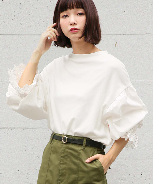 LOWRYS FARM(ローリーズファーム)の「フハクキリカエ/LS 769261 (Tシャツ/カットソー・レディース・オフホワイト/ブラック/ベージュ/レッド・LARGE/MEDIUM)」の2枚目の写真
