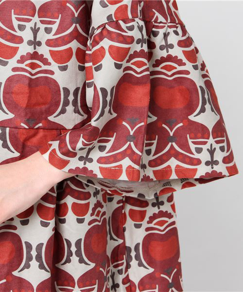 MERLOT(メルロー)の「土偶のお花柄ワンピース1282(ワンピース・レディース・レッド/ブルー・FREE)」の7枚目の写真