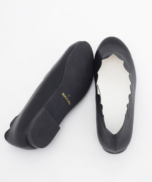 merlot plus（メルロープリュス）の「スカラップフラットシューズ002-1489（パンプス・レディース・ブラック/シルバー/ベージュ/ピンク/イエロー・L/LL/M/S）」の6枚目の写真