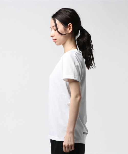 THE NORTH FACE（ザノースフェイス）の「ザ・ノース・フェイス ウィメンズカットソー / ショートスリーブスモールボックスロゴティー（Tシャツ/カットソー・レディース・ホワイト/ダークブルー/ミックスグレー・LARGE/MEDIUM/SMALL）」の4枚目の写真