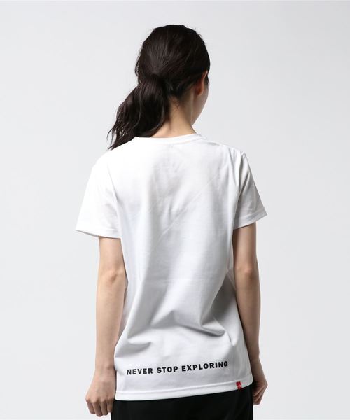THE NORTH FACE（ザノースフェイス）の「ザ・ノース・フェイス ウィメンズカットソー / ショートスリーブスモールボックスロゴティー（Tシャツ/カットソー・レディース・ホワイト/ダークブルー/ミックスグレー・LARGE/MEDIUM/SMALL）」の5枚目の写真