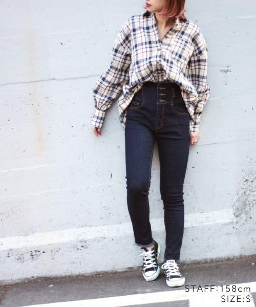 PAGEBOY（ページボーイ）の「ハイウエストスキニーデニム（デニムパンツ・レディース・ネイビー/ブルー/ブラック・SMALL/MEDIUM/LARGE）」の10枚目の写真