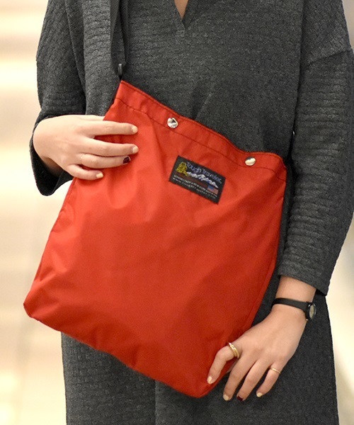 Tough Traveler（タフトラベラー）の「【Tough Traveler / タフトラベラー】FB（ショルダーバッグ・レディース・ブラック/レッド/オリーブ/シルバー/イエロー/クリア/カーキブラウン/ホワイト系その他/ブラック系その他/バーガンディー/ロイヤルブルー・FREE）」の8枚目の写真