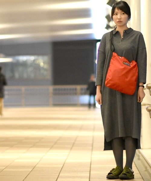 Tough Traveler（タフトラベラー）の「【Tough Traveler / タフトラベラー】FB（ショルダーバッグ・レディース・ブラック/レッド/オリーブ/シルバー/イエロー/クリア/カーキブラウン/ホワイト系その他/ブラック系その他/バーガンディー/ロイヤルブルー・FREE）」の21枚目の写真