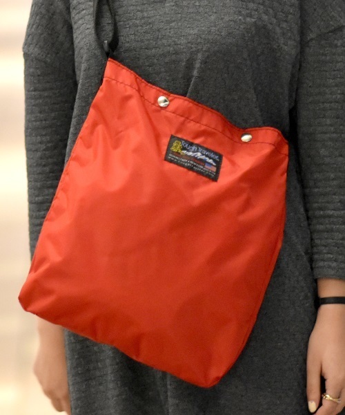 Tough Traveler（タフトラベラー）の「【Tough Traveler / タフトラベラー】FB（ショルダーバッグ・レディース・ブラック/レッド/オリーブ/シルバー/イエロー/クリア/カーキブラウン/ホワイト系その他/ブラック系その他/バーガンディー/ロイヤルブルー・FREE）」の20枚目の写真