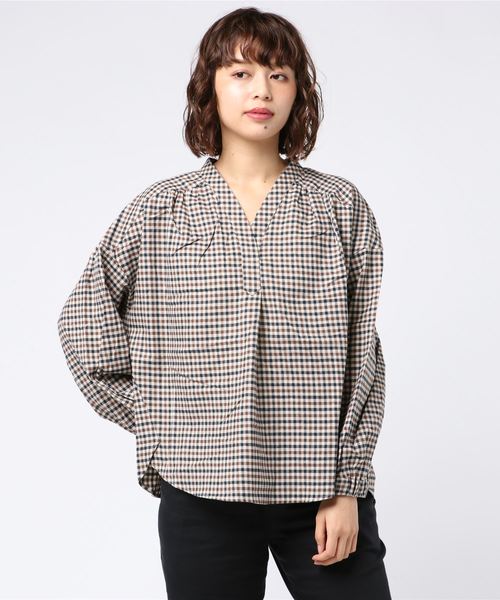 AMERICAN HOLIC(アメリカンホリック)の「Vネックスキッパーギャザーブラウス(シャツ/ブラウス・レディース・ブラック/オフホワイト/その他8/その他12/ブラック系その他3/ブラウン系その他4/ブルー系その他5・M/L)」の1枚目の写真