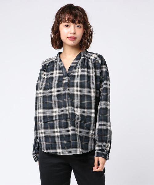 AMERICAN HOLIC(アメリカンホリック)の「Vネックスキッパーギャザーブラウス(シャツ/ブラウス・レディース・ブラック/オフホワイト/その他8/その他12/ブラック系その他3/ブラウン系その他4/ブルー系その他5・M/L)」の4枚目の写真