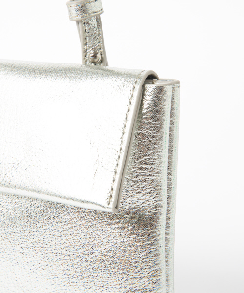 qualite（カリテ）の「【YAHKI】グリッタースクエアショルダーバッグ（ショルダーバッグ・レディース・シルバー/ゴールド・フリー）」の6枚目の写真