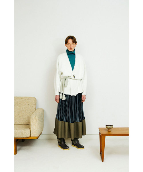 Ne-net（ネネット）の「リバーシブルファーニット カーディガン（カーディガン/ボレロ・レディース・レッド/オフホワイト/ダークブラウン・02）」の15枚目の写真