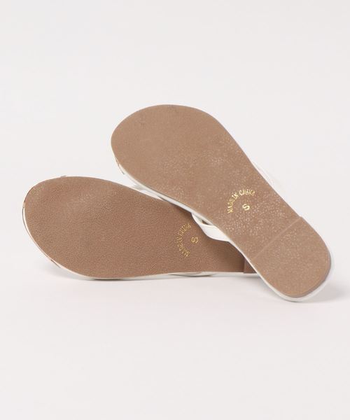 KOBE LETTUCE（コウベレタス）の「メタリックトゥトングフラットサンダル（サンダル・レディース・ブラック/シルバー/レオパード/パイソン/ホワイト・L/LL/M/S）」の12枚目の写真