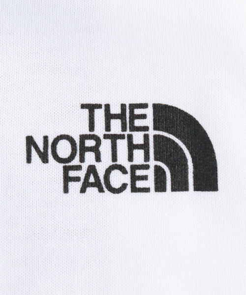 THE NORTH FACE(ザノースフェイス)の「THE NORTH FACE: ナショナルフラッグ スクエアロゴ Tシャツ(Tシャツ/カットソー・メンズ・ホワイト・MEDIUM/LARGE/X-LARGE)」の6枚目の写真