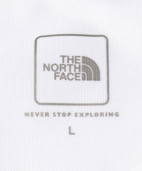 THE NORTH FACE(ザノースフェイス)の「THE NORTH FACE: ナショナルフラッグ スクエアロゴ Tシャツ(Tシャツ/カットソー・メンズ・ホワイト・MEDIUM/LARGE/X-LARGE)」の8枚目の写真