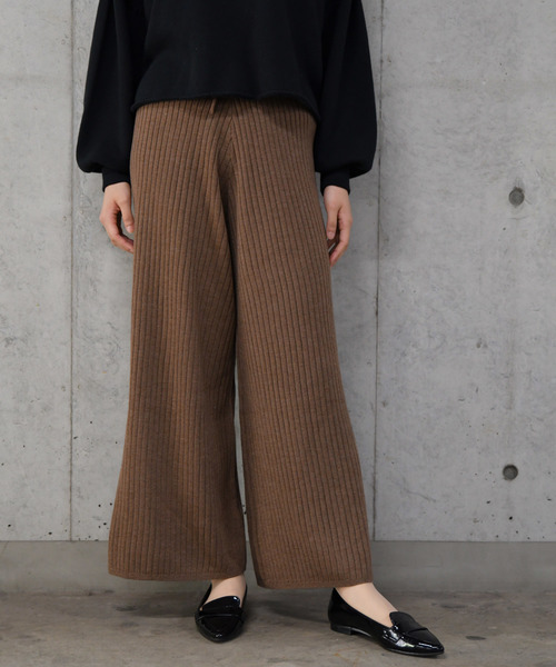 Ambre Neige(アンブルネージュ)の「リブニットパンツ【WEB/EC限定商品】(その他パンツ・レディース・ブラック/アイボリー/ライトブラウン・FREE)」の3枚目の写真