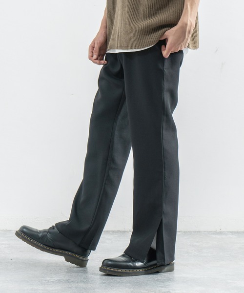 Rocky Monroe(ロッキーモンロー)の「ポリトロ スリットフレアパンツ(その他パンツ・メンズ・ライトグレー/ブラック/ライトブラウン/ライトベージュ/ダークベージュ・M/L)」の2枚目の写真
