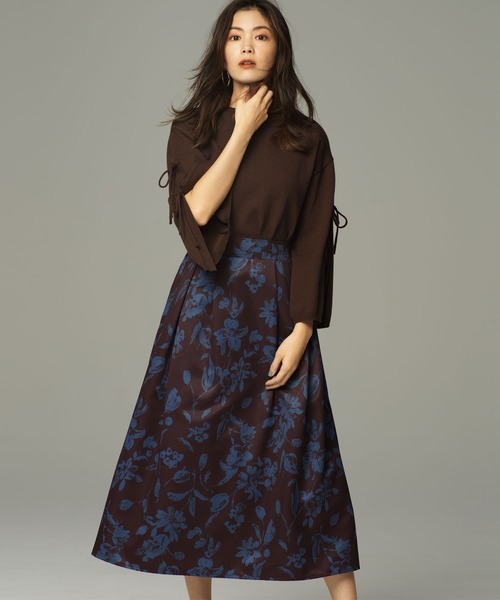 &. NOSTALGIA（アンドドットノスタルジア）の「オータムフラワータックフレアスカート（スカート・レディース・ブラック/ブラウン・FREE）」の2枚目の写真