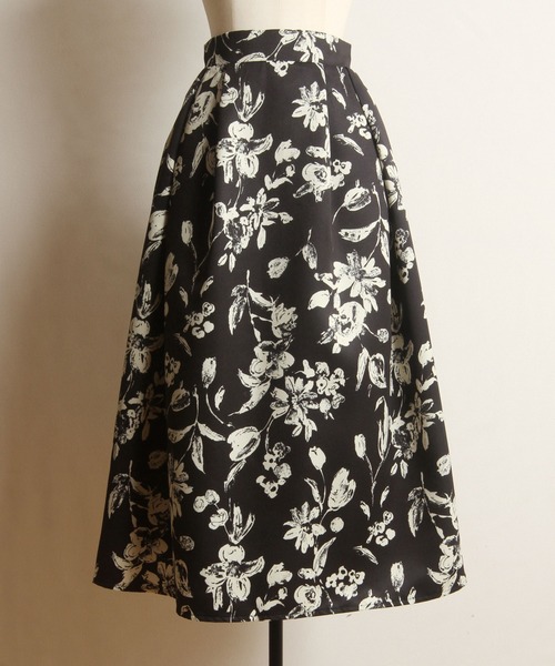 &. NOSTALGIA（アンドドットノスタルジア）の「オータムフラワータックフレアスカート（スカート・レディース・ブラック/ブラウン・FREE）」の5枚目の写真