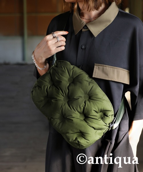antiqua（アンティカ）の「ボンディングショルダーバッグ（ショルダーバッグ・レディース・ブラック/カーキ・FREE）」の17枚目の写真