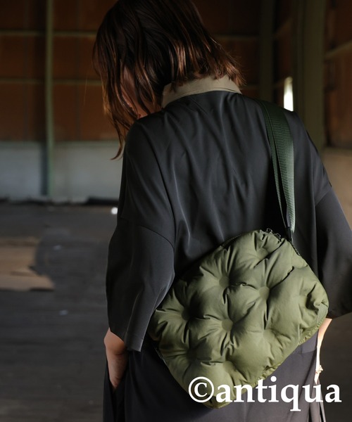 antiqua（アンティカ）の「ボンディングショルダーバッグ（ショルダーバッグ・レディース・ブラック/カーキ・FREE）」の15枚目の写真