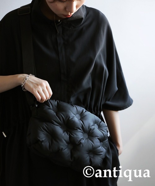 antiqua（アンティカ）の「ボンディングショルダーバッグ（ショルダーバッグ・レディース・ブラック/カーキ・FREE）」の19枚目の写真