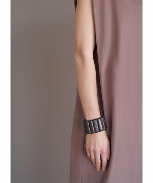 LOEFF(ロエフ)の「別注<Haute Joaillerie AKIO MORI(オート ジュエラー アキオ モリ)> 黒檀 バングル②(ブレスレット・レディース・ブラウン・FREE)」の3枚目の写真