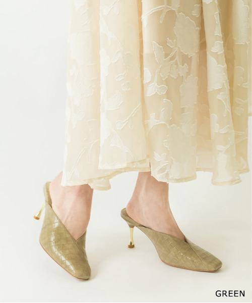 RANDA（ランダ）の「Vカットスクエアトゥミュールパンプス（パンプス・レディース・ブラック/ベージュ/グリーン・LL/M/L/S）」の3枚目の写真