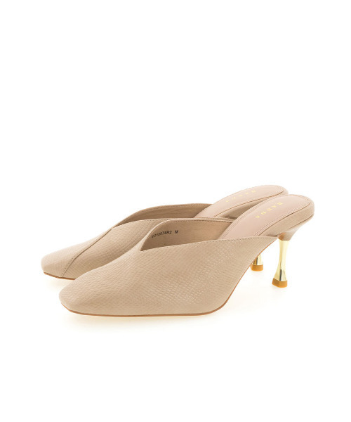 RANDA（ランダ）の「Vカットスクエアトゥミュールパンプス（パンプス・レディース・ブラック/ベージュ/グリーン・LL/M/L/S）」の16枚目の写真