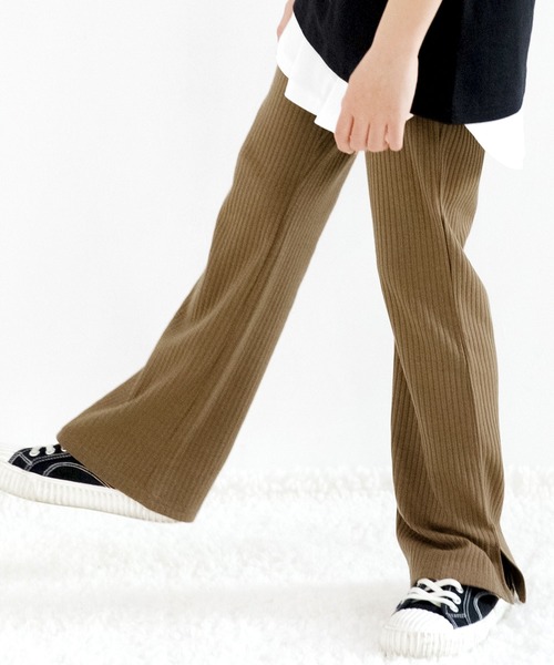 Bee des Bee（ビーデスビー）の「スリット入り リブ地フレアパンツ（その他パンツ・キッズ・ライトブルー/ネイビー/グレー/カーキ/ピンク/ライトブラウン/ブラック/ライトベージュ/テラコッタ/ワイン/チョコ/ラベンダー/ライム/ピンク系/ダークグリーン/ダークブラウン・110cm/100cm/120cm/130cm/140cm/150cm）」の5枚目の写真