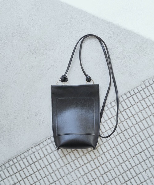 audrey and john wad（オードリーアンドジョンワッド）の「【Audrey and John Wad】フェイクレザーミニポシェット（ショルダーバッグ・レディース・ブラック/ホワイト・FREE）」の16枚目の写真