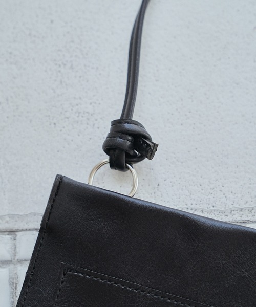 audrey and john wad（オードリーアンドジョンワッド）の「【Audrey and John Wad】フェイクレザーミニポシェット（ショルダーバッグ・レディース・ブラック/ホワイト・FREE）」の20枚目の写真