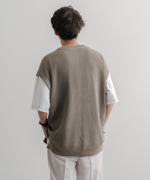 epnok（エプノック）の「サイドスリットニットベスト（ベスト・メンズ・グレイッシュベージュ/グレイッシュブルー・MEDIUM/LARGE/SMALL）」の21枚目の写真