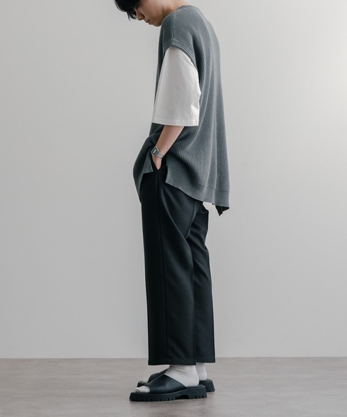 epnok（エプノック）の「サイドスリットニットベスト（ベスト・メンズ・グレイッシュベージュ/グレイッシュブルー・MEDIUM/LARGE/SMALL）」の11枚目の写真