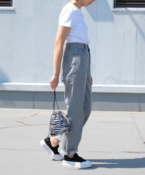 AmiAmi（アミアミ）の「クロスゴムデザイン厚底スリッポンスニーカー（スニーカー・レディース・ブラック/ベージュ/グレー/カーキ/ライトグレー・22.5cm/23cm/23.5cm/24cm/24.5cm）」の10枚目の写真