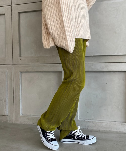 moment+(モーメントプラス)の「〈セルフカット〉マットサテンプリーツパンツ(その他パンツ・レディース・ブラック/ダークグリーン/パープル/ブラウン/オレンジ/ライトグリーン/アイボリー/グレイッシュベージュ/レッド/ブルー/グリーン/ターコイズブルー/ピンク/イエロー×グリーン・S/M/L)」の19枚目の写真