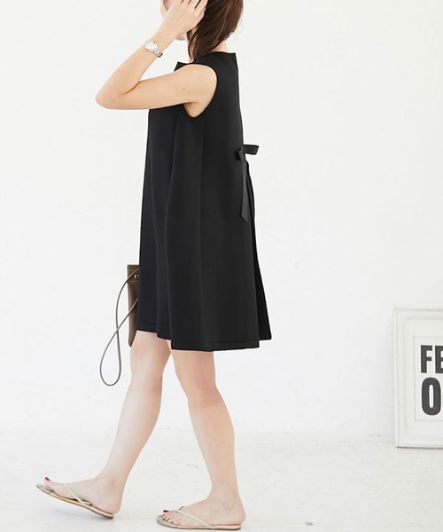 M y u（ミュー）の「バックリボンボンディングノースリーブワンピース（ワンピース・レディース・ブラック/ブラック×ホワイト・SMALL/MEDIUM）」の6枚目の写真