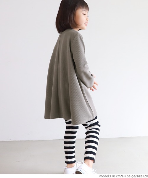 coca(coca)(コカ)の「\\新色登場//キッズ エンボスAラインチュニック(Tシャツ/カットソー・キッズ・ブラック/ピンク/ダークベージュ/ピンク系その他/チャコールグレー・100/110/120/130)」の22枚目の写真