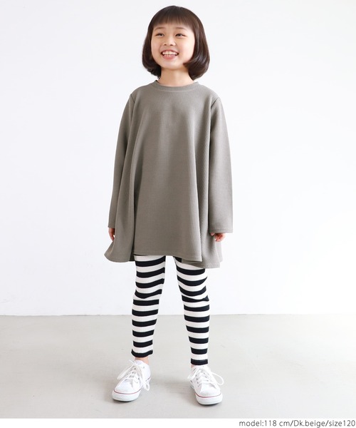 coca(coca)(コカ)の「\\新色登場//キッズ エンボスAラインチュニック(Tシャツ/カットソー・キッズ・ブラック/ピンク/ダークベージュ/ピンク系その他/チャコールグレー・100/110/120/130)」の16枚目の写真