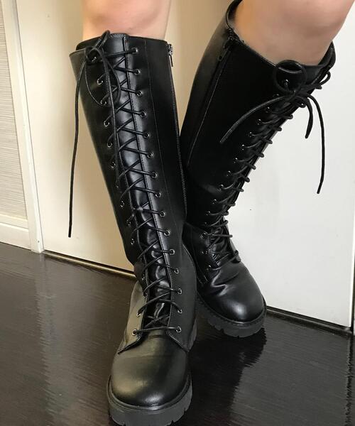 INGNI(イング)の「レースアップロング/トラックソールブーツ(ブーツ・レディース・ブラウン/ブラック・M/L)」の2枚目の写真