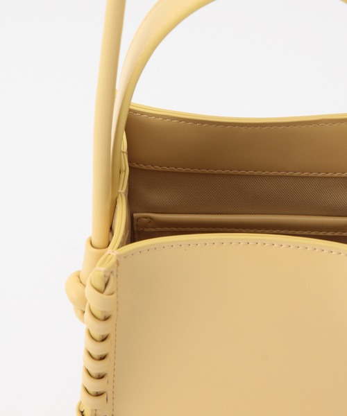 ROPE'(ロペ)の「【ボア巾着取り外し可能】ファーリードロストバケットミニショルダーバッグ(ショルダーバッグ・レディース・オフホワイト/イエロー・FREE)」の12枚目の写真