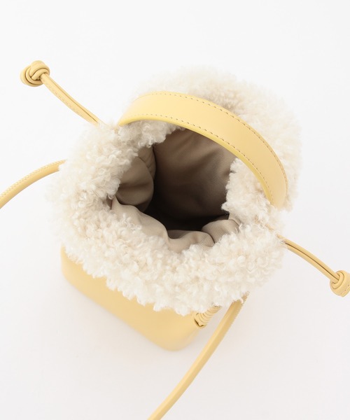 ROPE'(ロペ)の「【ボア巾着取り外し可能】ファーリードロストバケットミニショルダーバッグ(ショルダーバッグ・レディース・オフホワイト/イエロー・FREE)」の10枚目の写真