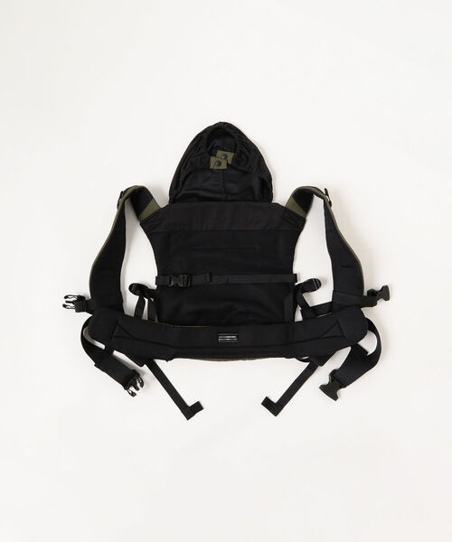 こども ビームス(コドモビームス)の「THE NORTH FACE / ベビー コンパクト キャリアー (抱っこ紐)(抱っこ紐/ベルトカバー/スリング・キッズ・ブラック/オリーブ・ONE SIZE)」の9枚目の写真