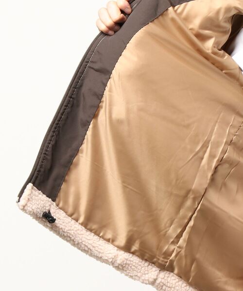 THRASHER（スラッシャー）の「HOMETOWN BOA FLEECE JACKET/スラッシャーモコモコボアフリースジャケット（ブルゾン・メンズ・ブラック/ベージュ・MEDIUM/X-LARGE/XX-LARGE/LARGE）」の5枚目の写真