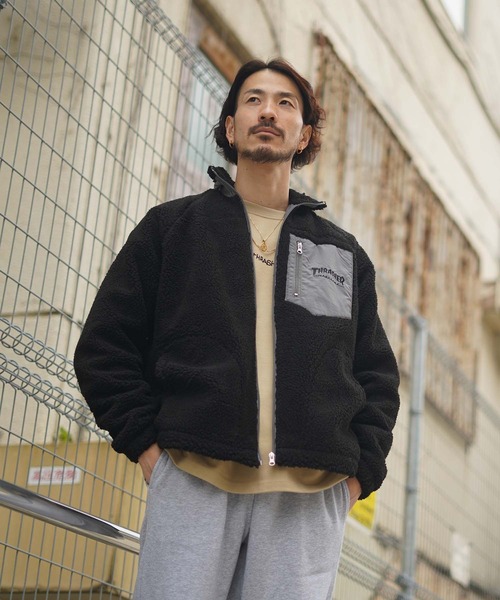 THRASHER（スラッシャー）の「HOMETOWN BOA FLEECE JACKET/スラッシャーモコモコボアフリースジャケット（ブルゾン・メンズ・ブラック/ベージュ・MEDIUM/X-LARGE/XX-LARGE/LARGE）」の2枚目の写真