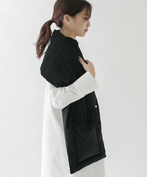 KBF（ケイビーエフ）の「リバーシブルベストストール（マフラー・レディース・ブラック/カーキ・ONE）」の3枚目の写真